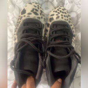 Jordan’s women 9 only worn once. Really good shape